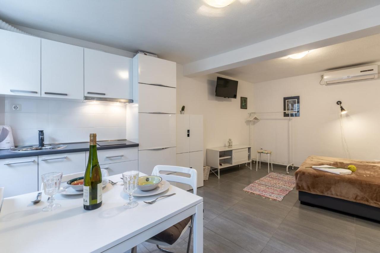 Apartments Sonja ปูชิสชา ภายนอก รูปภาพ