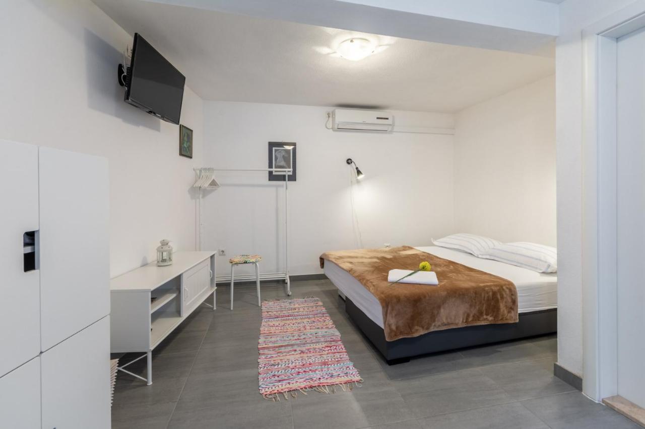 Apartments Sonja ปูชิสชา ภายนอก รูปภาพ